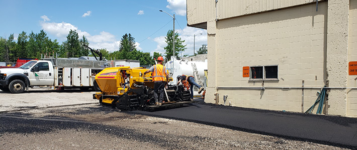 Pavage d'asphalte commercial Québec